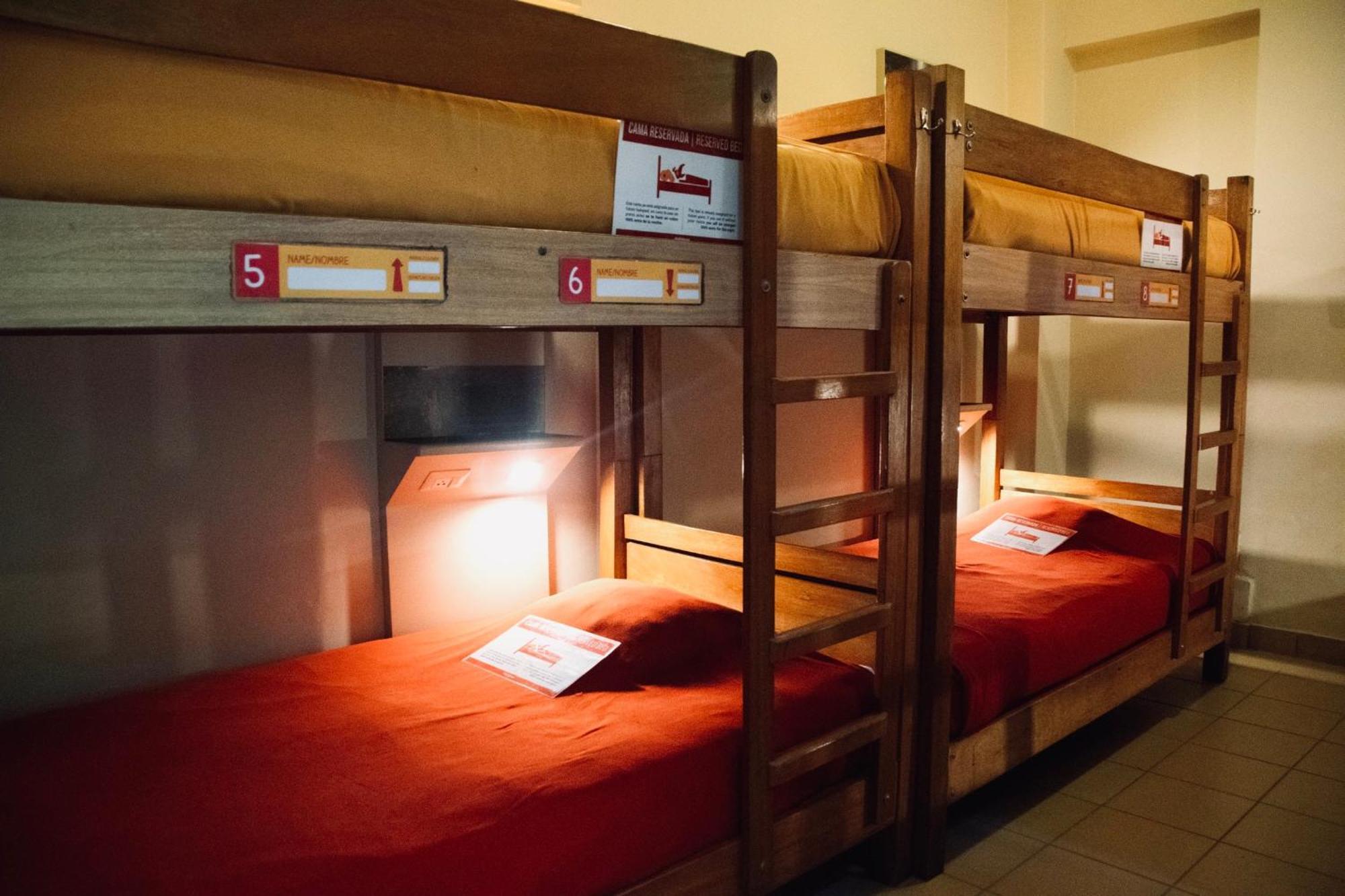 Pariwana Hostel Lima Bagian luar foto