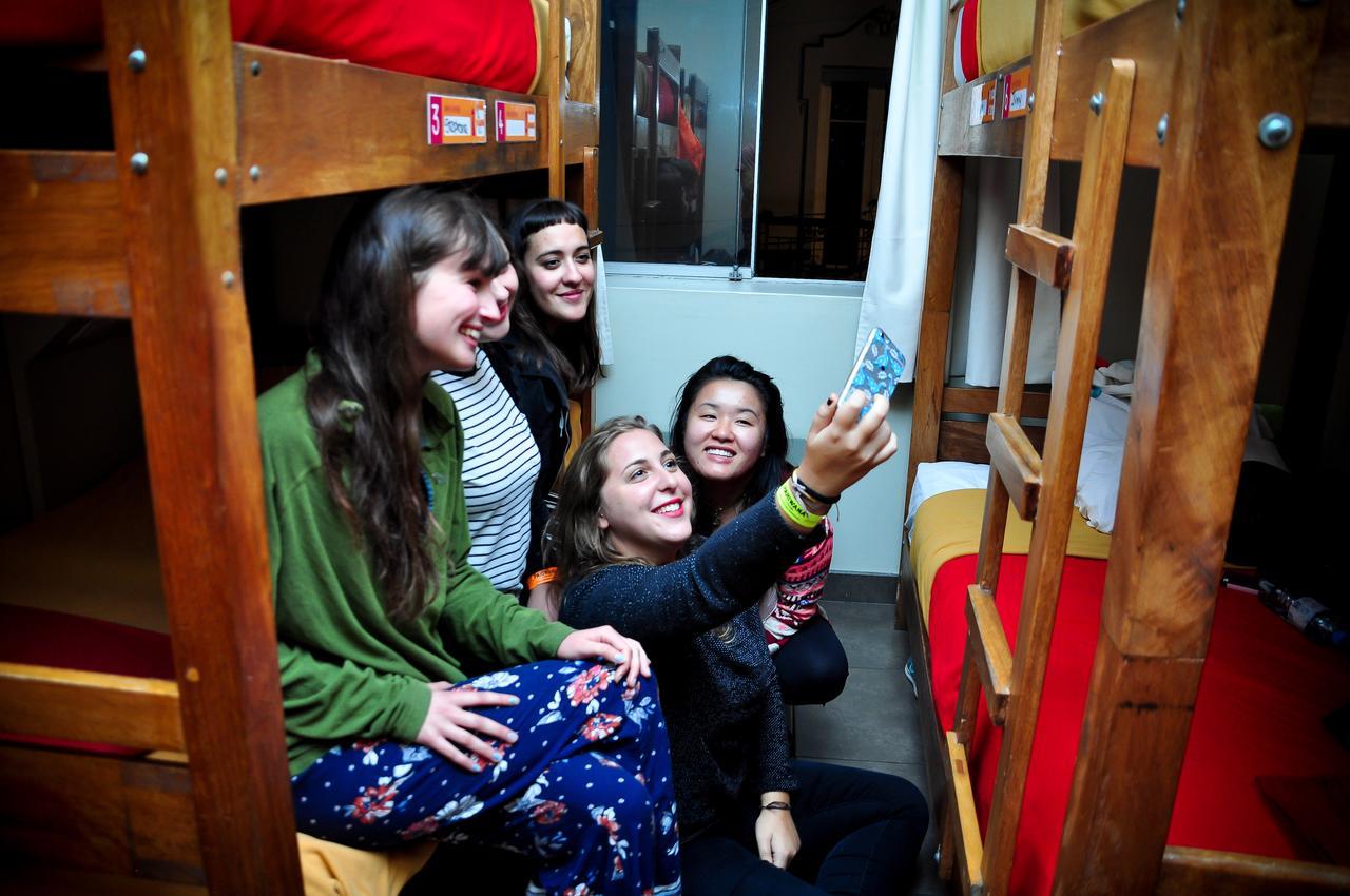 Pariwana Hostel Lima Bagian luar foto