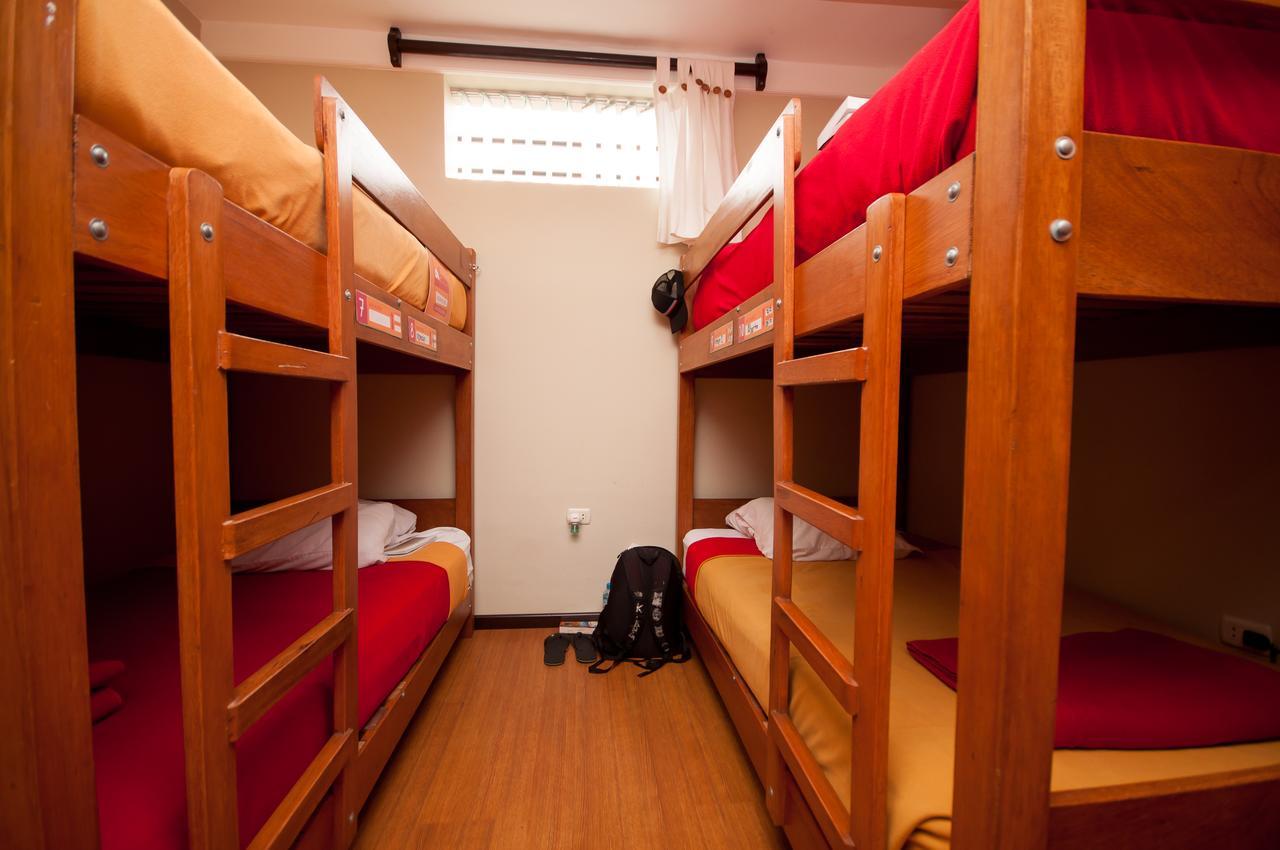 Pariwana Hostel Lima Bagian luar foto