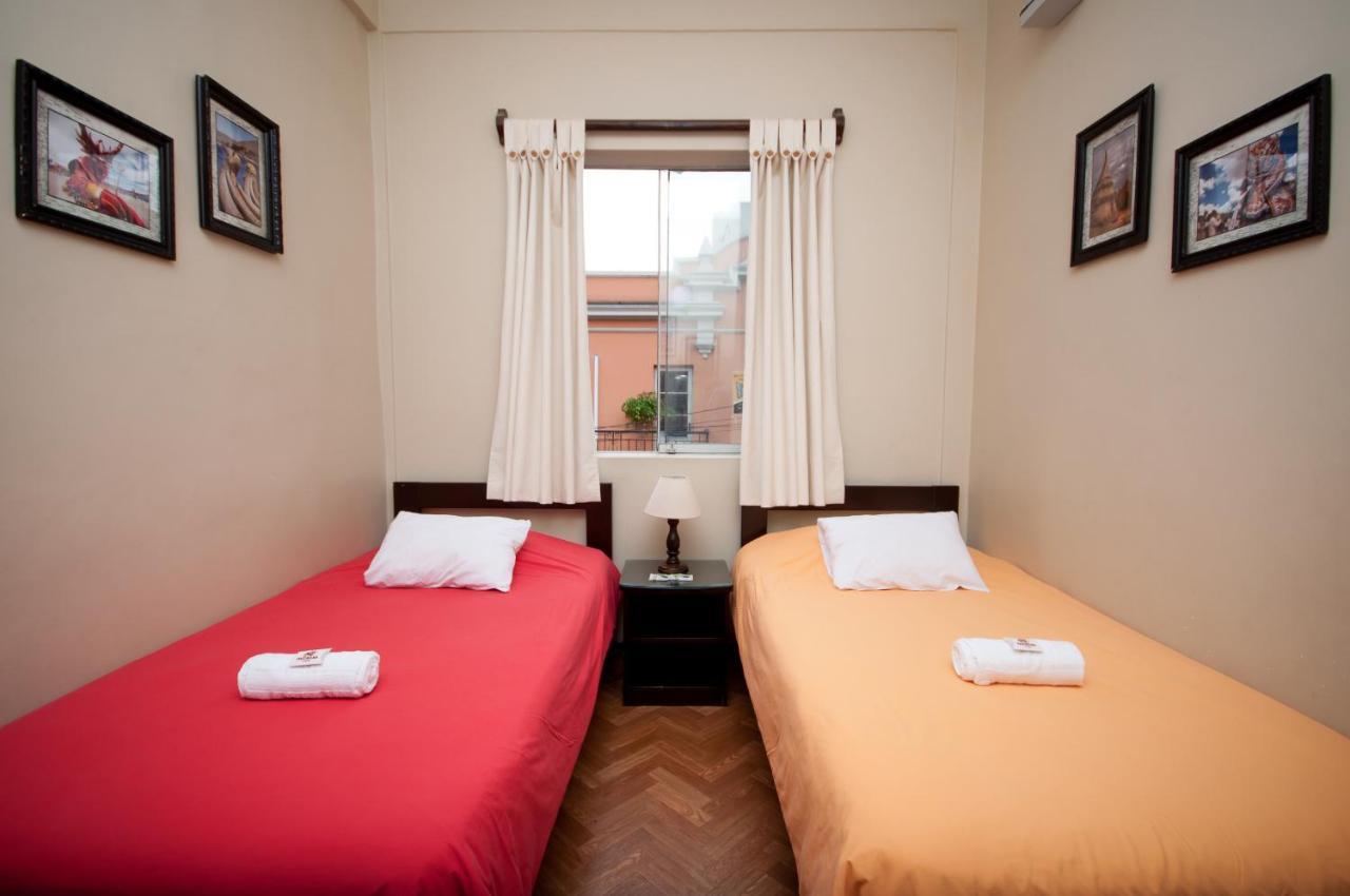 Pariwana Hostel Lima Bagian luar foto